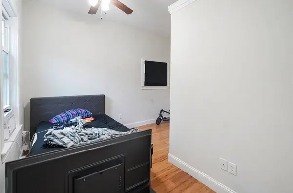 89 S 6th St, New Bedford, MA 02740