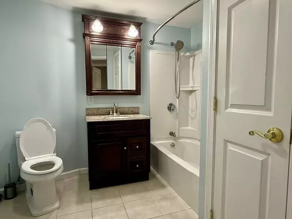 152 Turner Rd #40, Holliston, MA 01746