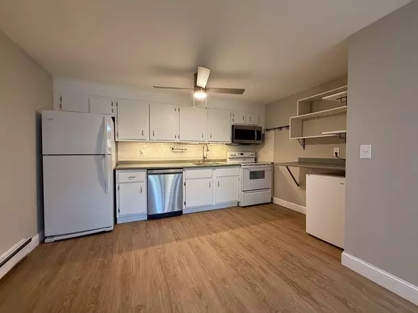 96 Richardson Rd #A22, Chelmsford, MA 01863