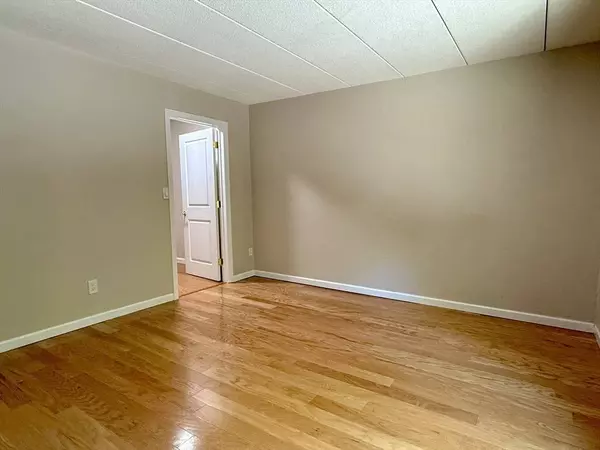 152 Turner Rd #40, Holliston, MA 01746