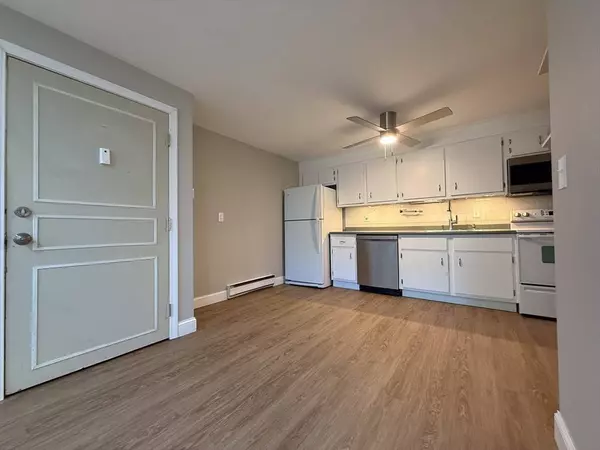 96 Richardson Rd #A22, Chelmsford, MA 01863