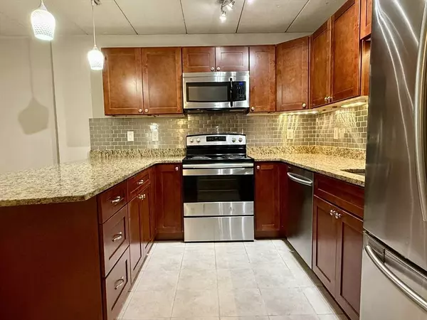 152 Turner Rd #40, Holliston, MA 01746