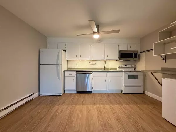 96 Richardson Rd #A22, Chelmsford, MA 01863