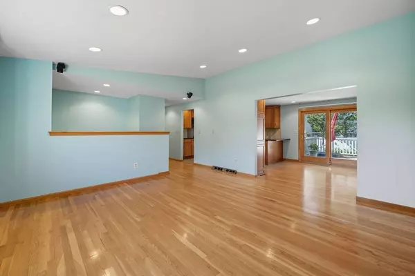 6 White Way, Stoughton, MA 02072