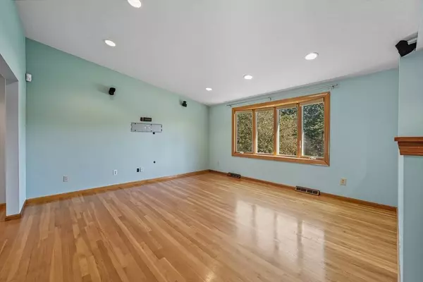 6 White Way, Stoughton, MA 02072