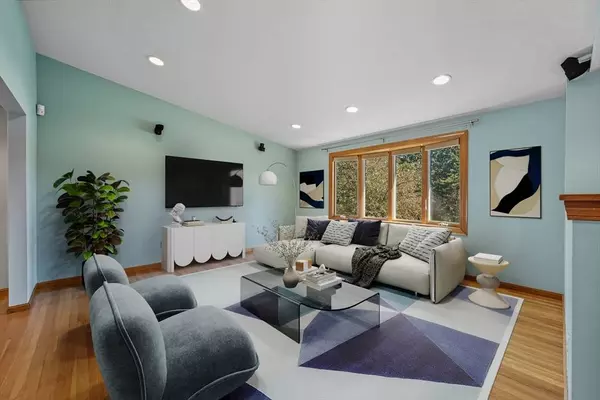 6 White Way, Stoughton, MA 02072