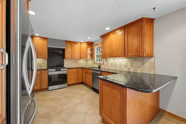 6 White Way, Stoughton, MA 02072