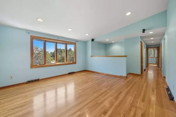 6 White Way, Stoughton, MA 02072