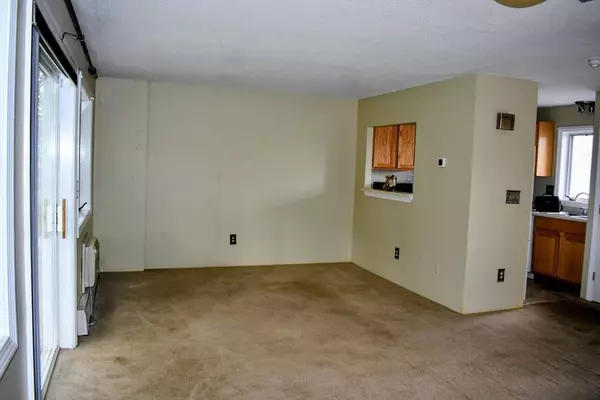 825 John Fitch Hwy #9, Fitchburg, MA 01420