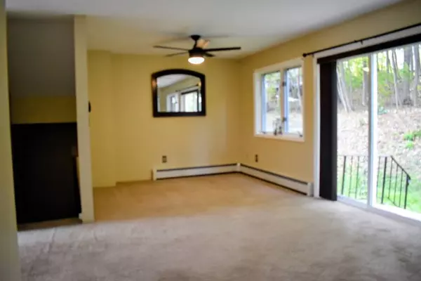 825 John Fitch Hwy #9, Fitchburg, MA 01420