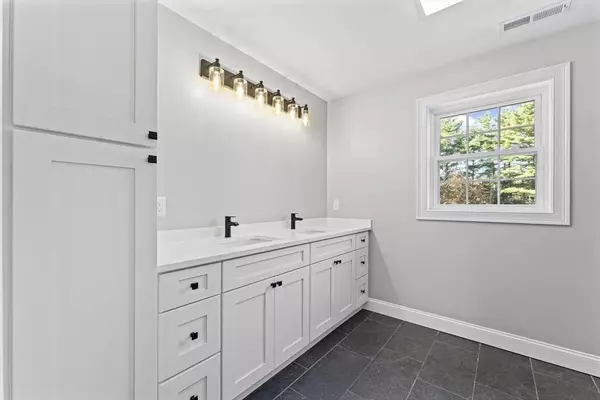 22 Townsend Rd, Shirley, MA 01464