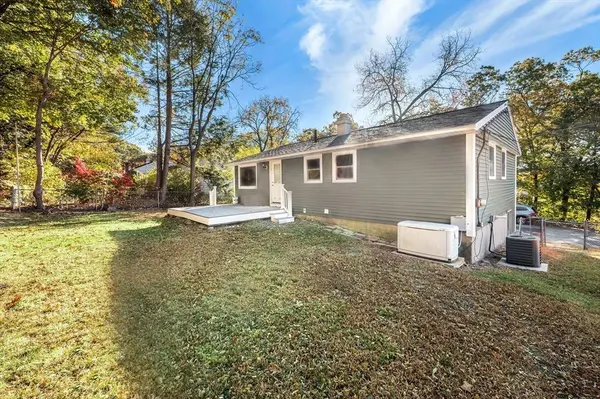 164 Bradley St, Lowell, MA 01850