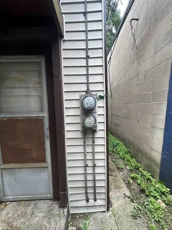 10 Ellsworth St, Worcester, MA 01610