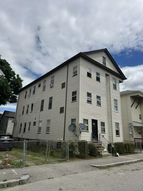 10 Ellsworth St, Worcester, MA 01610