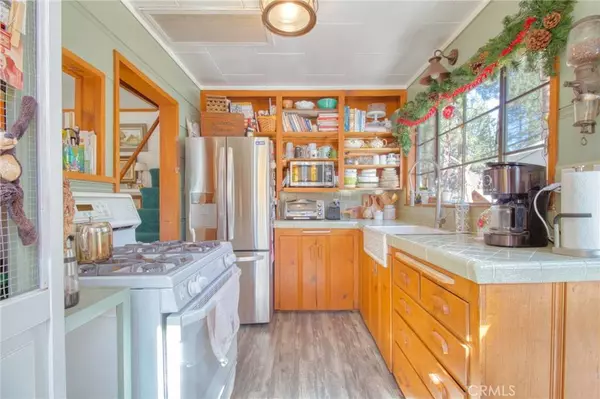 1154 Lark RD, Wrightwood, CA 92397