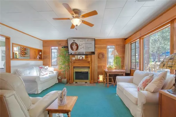 1154 Lark RD, Wrightwood, CA 92397