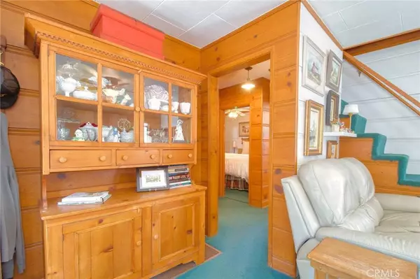 1154 Lark RD, Wrightwood, CA 92397