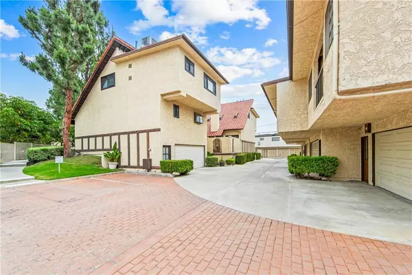 5471 E Centralia ST #24, Long Beach, CA 90808