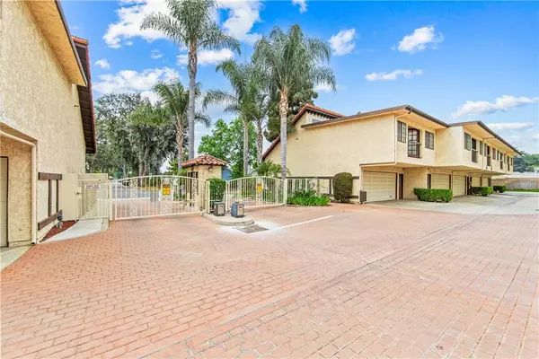 5471 E Centralia ST #24, Long Beach, CA 90808