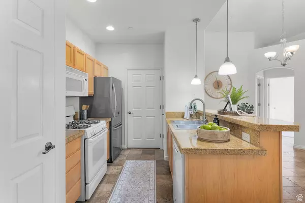 1145 S MEADOW FORK RD #4, Provo, UT 84606