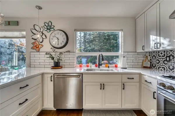 10536 NE 189th ST, Bothell, WA 98011