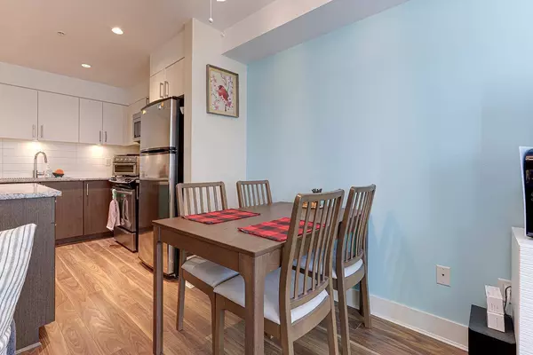55 Eighth AVE #208, New Westminster, BC V3L 0E8