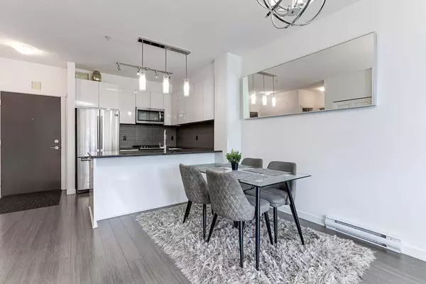 15138 34 AVE #324, Surrey, BC V3Z 0Y5