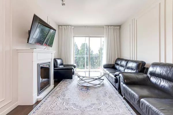 22290 North AVE #307, Maple Ridge, BC V2X 8Z8