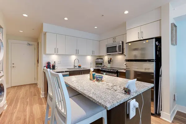 55 Eighth AVE #208, New Westminster, BC V3L 0E8