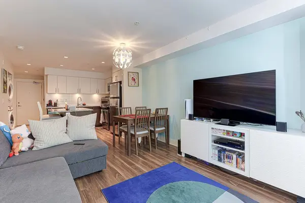 55 Eighth AVE #208, New Westminster, BC V3L 0E8