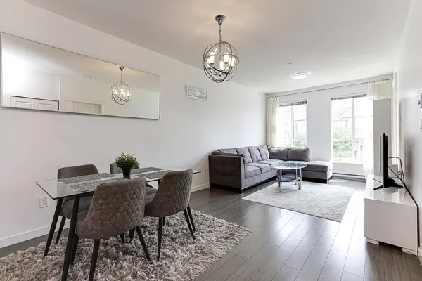 15138 34 AVE #324, Surrey, BC V3Z 0Y5