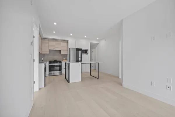 30490 Cardinal AVE #313, Abbotsford, BC V3T 1K6