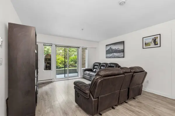 8695 160 ST #206, Surrey, BC V4N 6L6