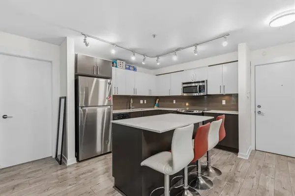 8695 160 ST #206, Surrey, BC V4N 6L6