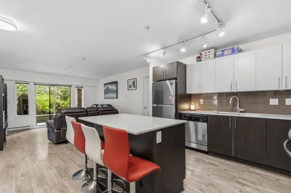 8695 160 ST #206, Surrey, BC V4N 6L6
