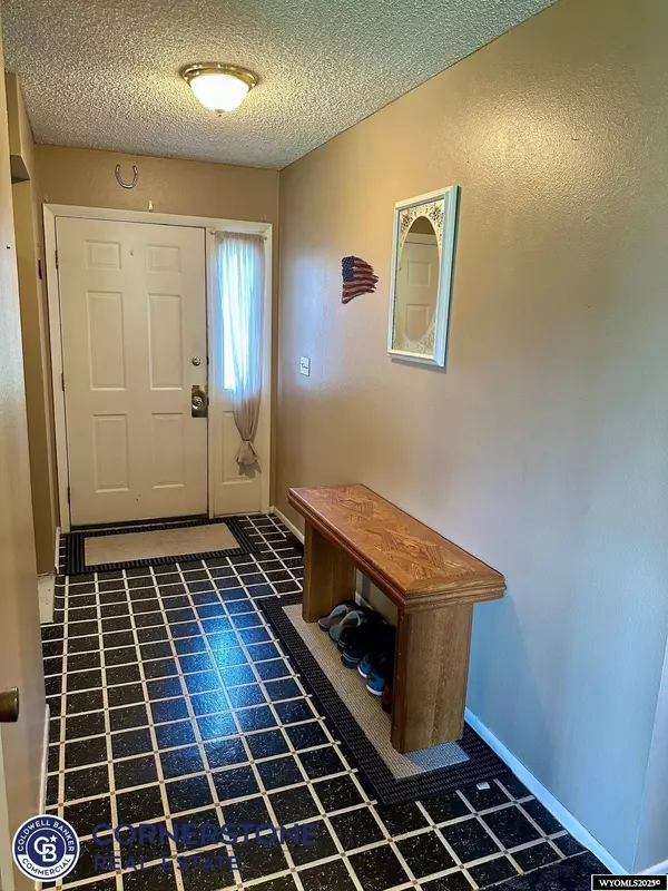 1049 Cardiff, Casper, WY 82609