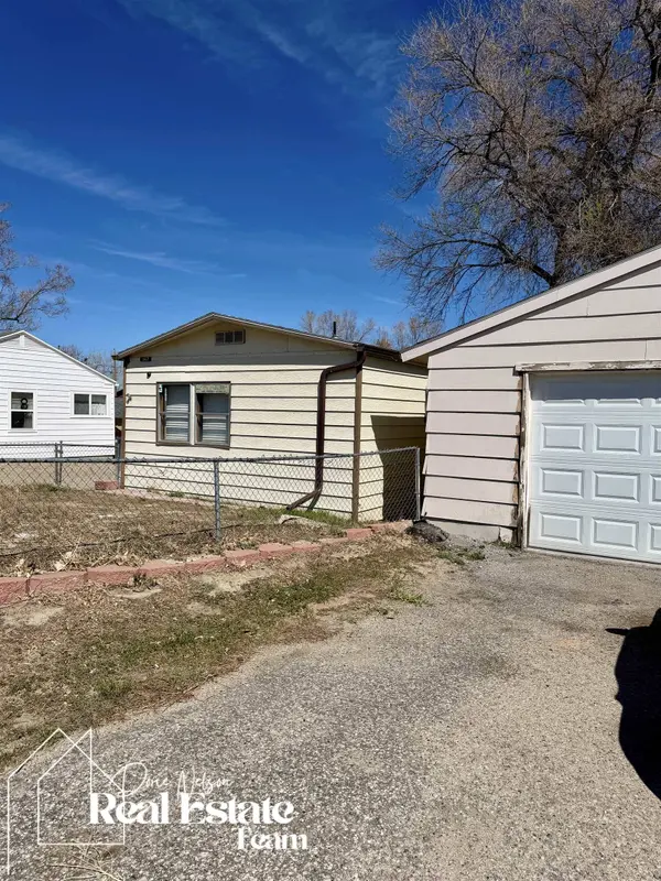 147 S 4th Avenue, Mills, WY 82644