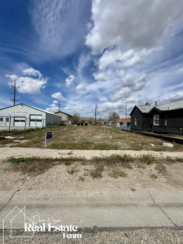 118 E J Street, Casper, WY 82601