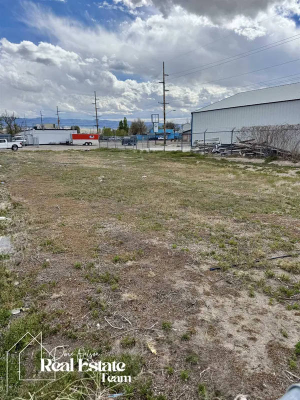 118 E J Street, Casper, WY 82601