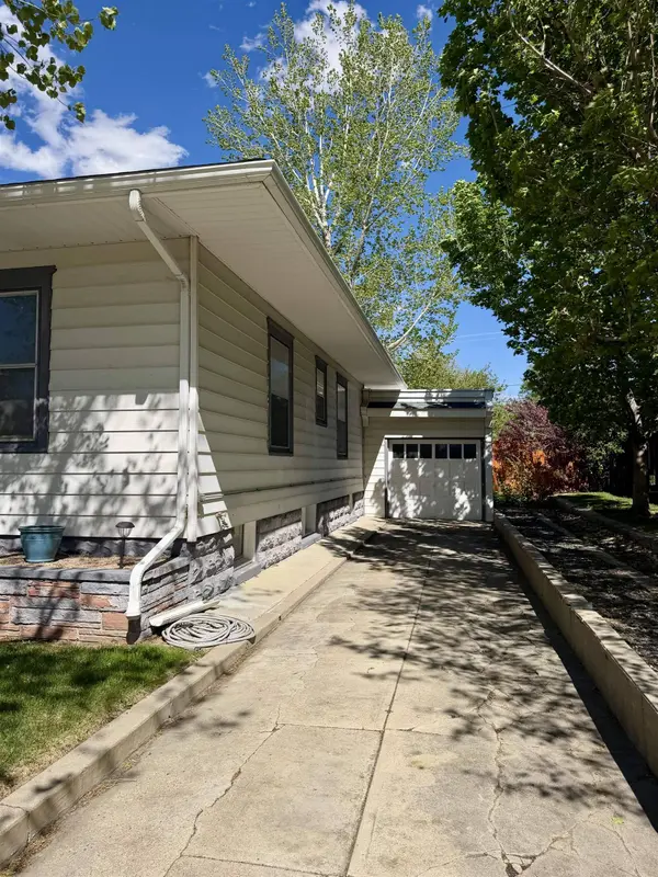 811 S Wolcott Street, Casper, WY 82601