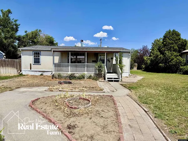 422 Morgan Avenue, Mills, WY 82644