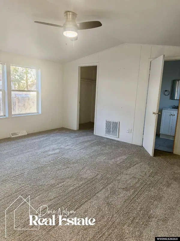 4507 Glen Garden Drive, Mills, WY 82644