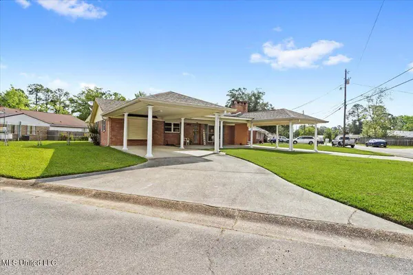 15612 Kingston Drive, Biloxi, MS 39532