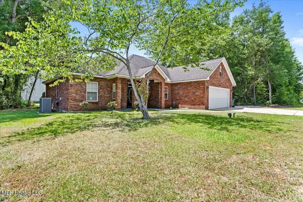 2921 Pike Cove, Gautier, MS 39553