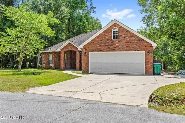 2921 Pike Cove, Gautier, MS 39553