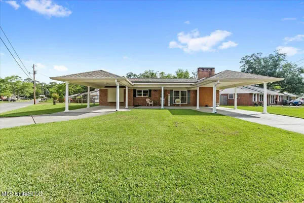 15612 Kingston Drive, Biloxi, MS 39532