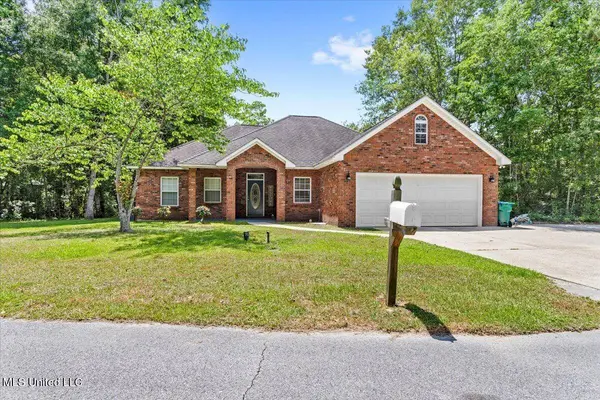 2921 Pike Cove, Gautier, MS 39553