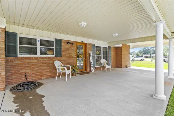15612 Kingston Drive, Biloxi, MS 39532