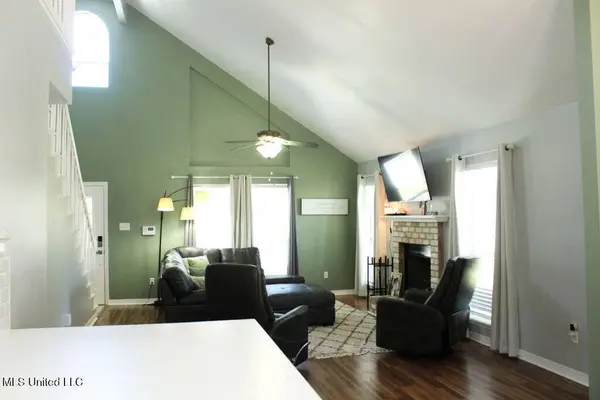 2204 Beachview Drive, Ocean Springs, MS 39564