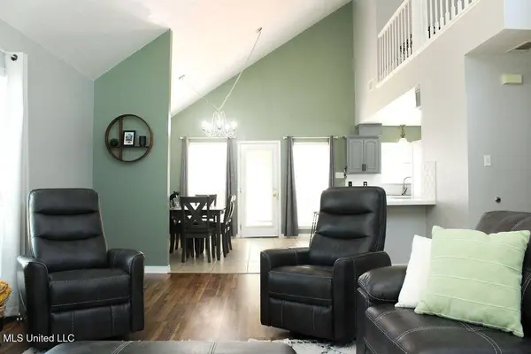 2204 Beachview Drive, Ocean Springs, MS 39564
